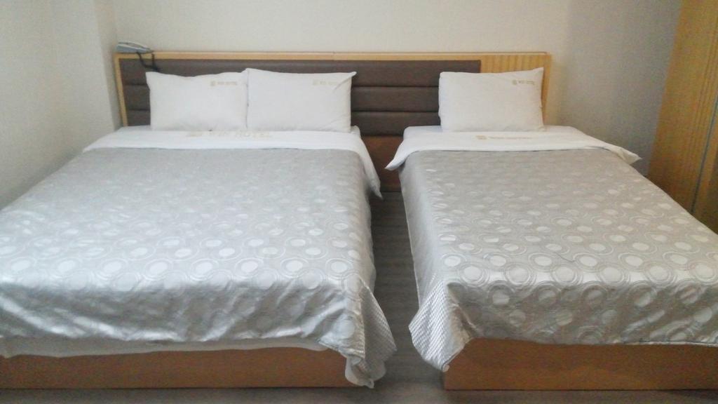 Geoje Win Hotel Room photo